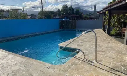 Ampla  casa térrea de esquina com piscina e área gourmet -  conforto, lazer e excelente localização