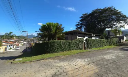 Ideal para hostel, pousada ou uso residencial – 4 suítes e lazer - martim de sá