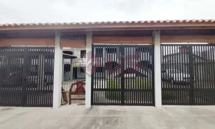 Venda de casa em condomínio a 300 metros da Praia Martim de Sá!