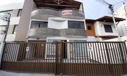 Casa Triplex à venda, 8 quartos, 2 suítes, 2 vagas, Luzia - Aracaju/SE