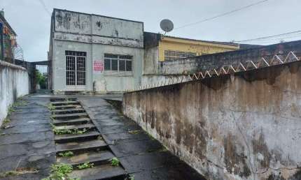 Oportunidade Imperdível: Casa à Venda na Avenida Rio de Janeiro