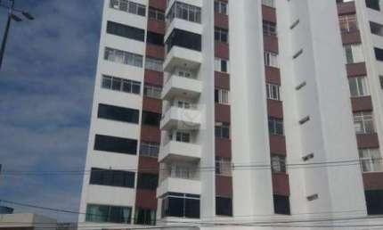 Apartamento no Edifício Iate, no bairro Treze de Julho.