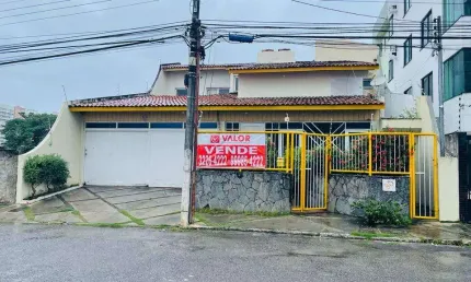 Casa com 3 quartos à venda na Rua Tarso Sobral, Grageru, Aracaju