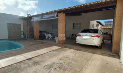 Casa Mobiliada com piscina na Zona de Expansão a 300m da Praia do Robalo.