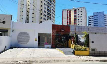 Aluguel de Casa Comercial na Avenida Professor Acrísio Cruz: Oportunidade Imperdível!