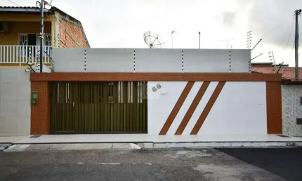 Venda - Casa Espaçosa no Conjunto Medici II - Bairro Luzia