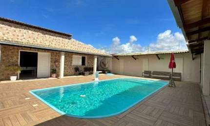 Casa à Venda na Praia do Abais: Seu Refúgio à Beira-Mar