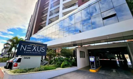 Sala comercial para alugar na Avenida Mario Jorge Menezes Vieira, Coroa do Meio, Aracaju