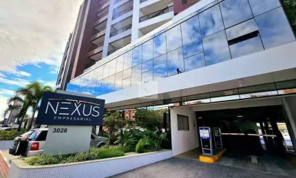 Sala comercial para alugar na Avenida Mario Jorge Menezes Vieira, Coroa do Meio, Aracaju