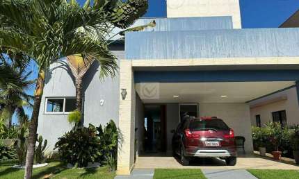 Viva o Luxo à Beira-Mar: Casa Triplex dos Sonhos no Praia Bela!