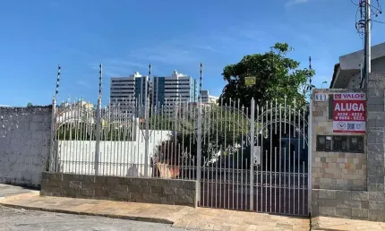 Casa para aluguel com 2 quartos e 2 vagas, Bairro Suíssa em Aracaju.