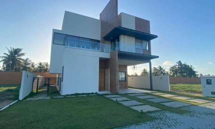 Viva o Luxo e a Amplitude no Alphaville Sergipe: Casa dos Sonhos com Vista para o Mar e Lagoa!