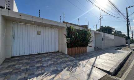 Casa com 3 quartos à venda na Rua Pedro Mandarino, Coroa do Meio, Aracaju