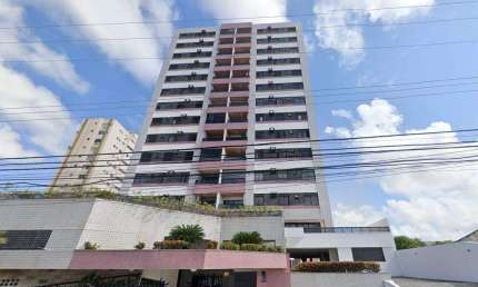 Apto reformado, com 4 quartos (sendo 02 suíte) no Condominio Montparnasse - São José