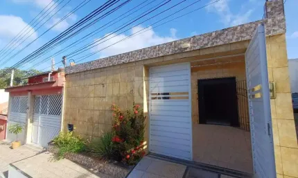 Vende-se Casa em Condomínio Fechado no Bairro 18 do Forte - Aracaju-SE