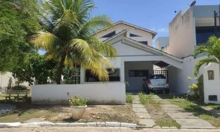 CASA DUPLEX COM 4/4, SENDO 3 SUÍTES NO COND. ROTA DO SOL - BAIRRO ARUANA