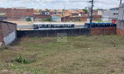 Venda - Área Excepcional para Investimento no Dom Luciano: 15 Edificações e Alto Potencial de Renda