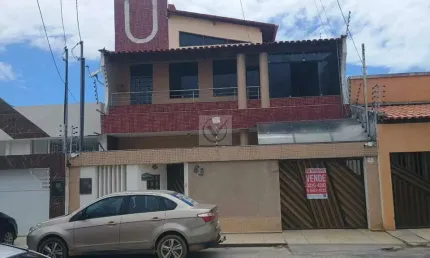 Ótima Casa com 4 quartos, sendo 2 suítes, no bairro Luzia.