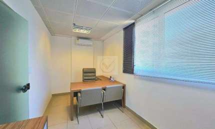 Sala comercial para alugar na Avenida Doutor José Machado de Souza, Jardins, Aracaju