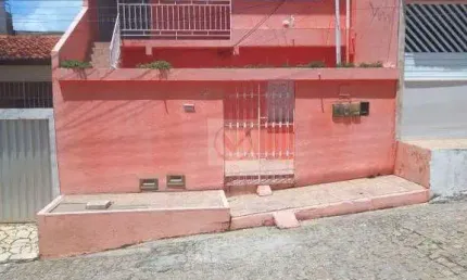 VENDA - Casa no 18 do forte. Conforto e Espaço no Coração do Bairro 18 do Forte!
