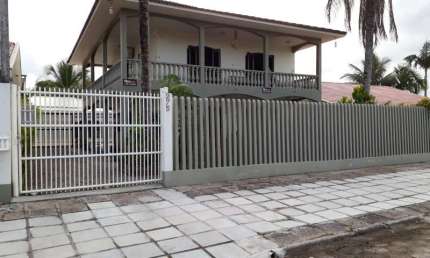 Casa com 4 quartos à venda na Rua Noruega, Praia de Leste, Pontal do Paraná, 357 m2 por R$ 1.500.000