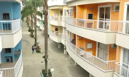 APARTAMENTO COM 2 DORMITÓRIOS PRÓXIMO AO MAR DE BOMBAS