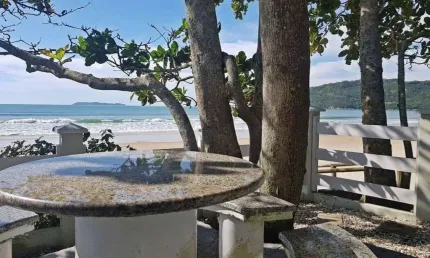 Casa frente mar praia de canto grande para 10 hóspedes