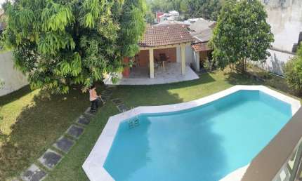 ALUGO MANSÃO COM 02 PISOS COM 04 SUÍTES GRANDES COM PISCINA EM FLORES