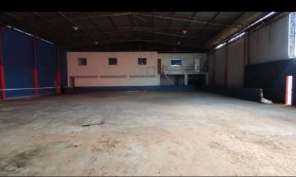 ALUGO OU VENDO GALPAO COM 600M2 COM 08 DE PE DIREITO NO P.10