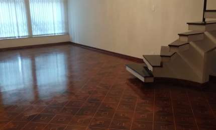 SOBRADO ALTO PADRÃO COM 3 DORMS SENDO 1 SUITE, 2 VAGAS