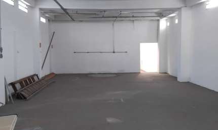 Espaçoso Hangar Comercial em Vila Nair, São Paulo - Comodidade e Proximidade com Áreas Verdes