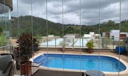 Casa para locação de 450 metros com 4 suítes no Tamboré 11