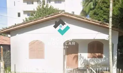 VENDE-SE  EXCELENTE TERRENO NA CIDADE DE CRICIUMA BAIRRO UNIVERSITÁRIO COM 12 X 26,35 PLANO MUITO BEM LOCALIZADO PARA CONSTRUÇÃO FOCADA NOS ESTUDANTES