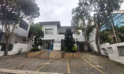 Casa com 8 dormitórios para alugar, 700 m² por R$ 30.800,00/mês - Pacaembu - São Paulo/SP