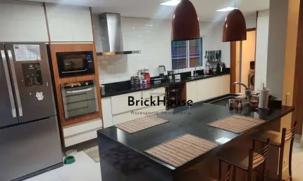 Casa com 4 suítes à venda, 200 m² por R$ 2.128.000 - Suru - Santana de Parnaíba/SP