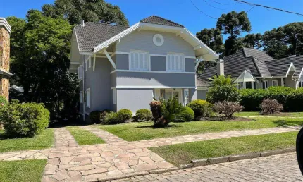 Casa 04 Dorm. à venda no Bairro Laje de Pedra - 2 vagas de garagem