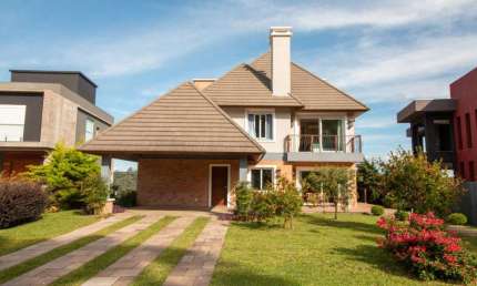 Casa 04 Dorm. à venda no Bairro Aspen Mountain com 354 m² de área privativa - 2 vagas de garagem