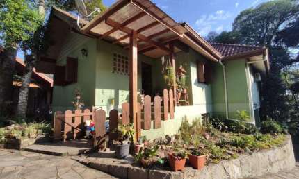 Casa 05 Dorm. à venda no Bairro Palace Hotel com 200 m² de área privativa - 3 vagas de garagem