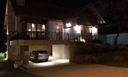 Casa 04 Dorm. à venda no Bairro Aspen Mountain com 420 m² de área privativa - 2 vagas de garagem