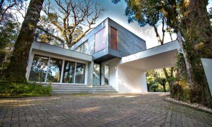 Casa 04 Dorm. à venda no Bairro O Bosque com 345 m² de área privativa - 2 vagas de garagem