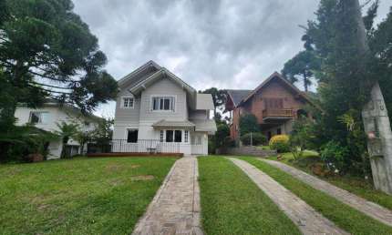 Casa 04 Dorm. à venda no Bairro Quinta da Serra com 372 m² de área privativa - 2 vagas de garagem