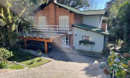 Casa 03 Dorm. à venda no Bairro Ipê Amarelo com 205 m² de área privativa - 1 vaga de garagem
