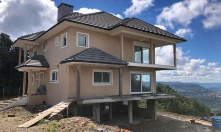 Casa 05 Dorm. à venda no Bairro Serra Grande com 480 m² de área privativa - 2 vagas de garagem