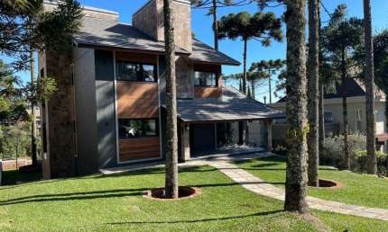 Casa 04 Dorm. à venda no Bairro Aspen Mountain com 520 m² de área privativa - 6 vagas de garagem