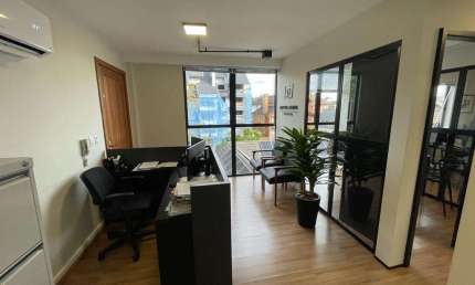 Sala à venda no Bairro Centro com 68 m² de área privativa - 1 vaga de garagem