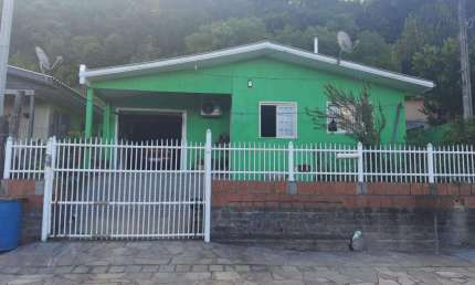 Casa 03 Dorm. à venda no Bairro Várzea Grande com 120 m² de área privativa - 1 vaga de garagem