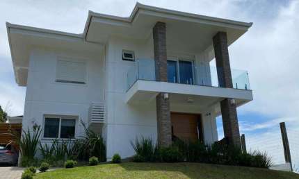 Casa 03 Dorm. à venda no Bairro Vale das Colinas com 288 m² de área privativa - 2 vagas de garagem