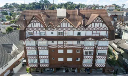 Apartamento 04 Dorm. à venda no Bairro Centro com 254 m² de área privativa - 2 vagas de garagem