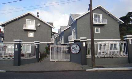 Casa 04 Dorm. à venda no Bairro Parque das Hortências com 112 m² de área privativa - 2 vagas de garagem