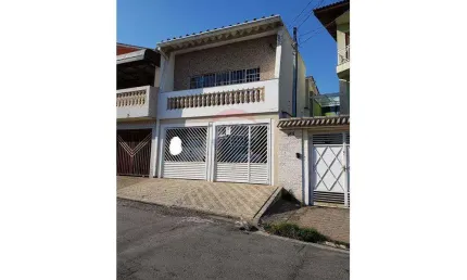 Sobrado 2 dorm. no Santa Mena Excelente localização!